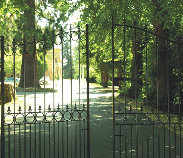 Royal Talisman Metal Estate Driveway Gates